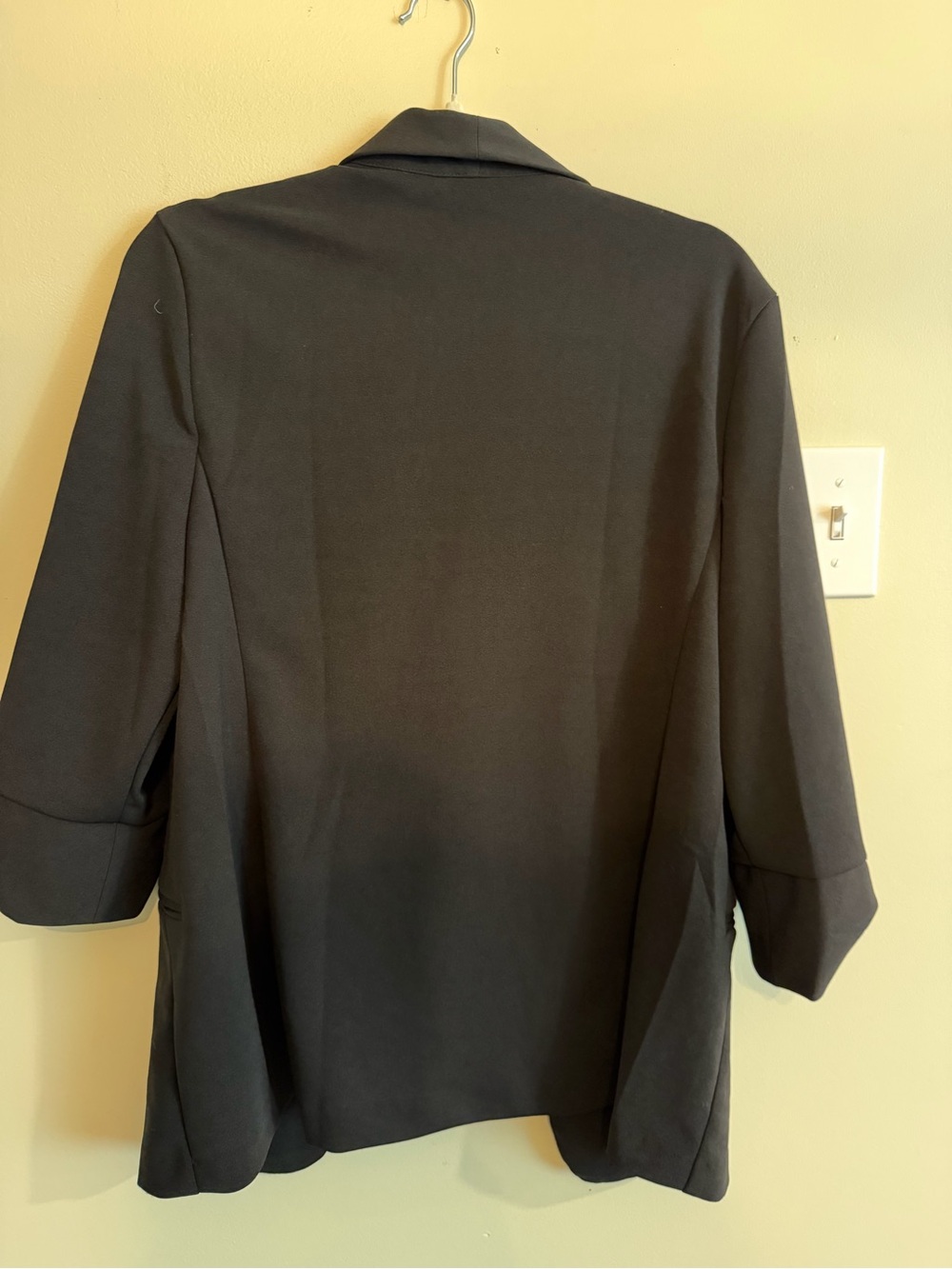 Women's Black Three-Quarter Sleeve Blazer Jacket - Picture 3 of 3